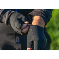 Preston Innovations Guantes Logo
